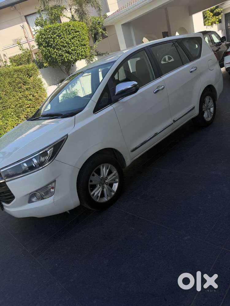 Innova Crysta 2.8 Z Automatic Top 2018 Diesel White Service Record