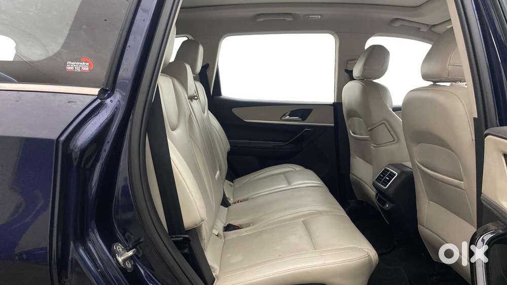 Mahindra Xuv700 2.0 Ax 7 Petrol At Str, 2022, Petrol