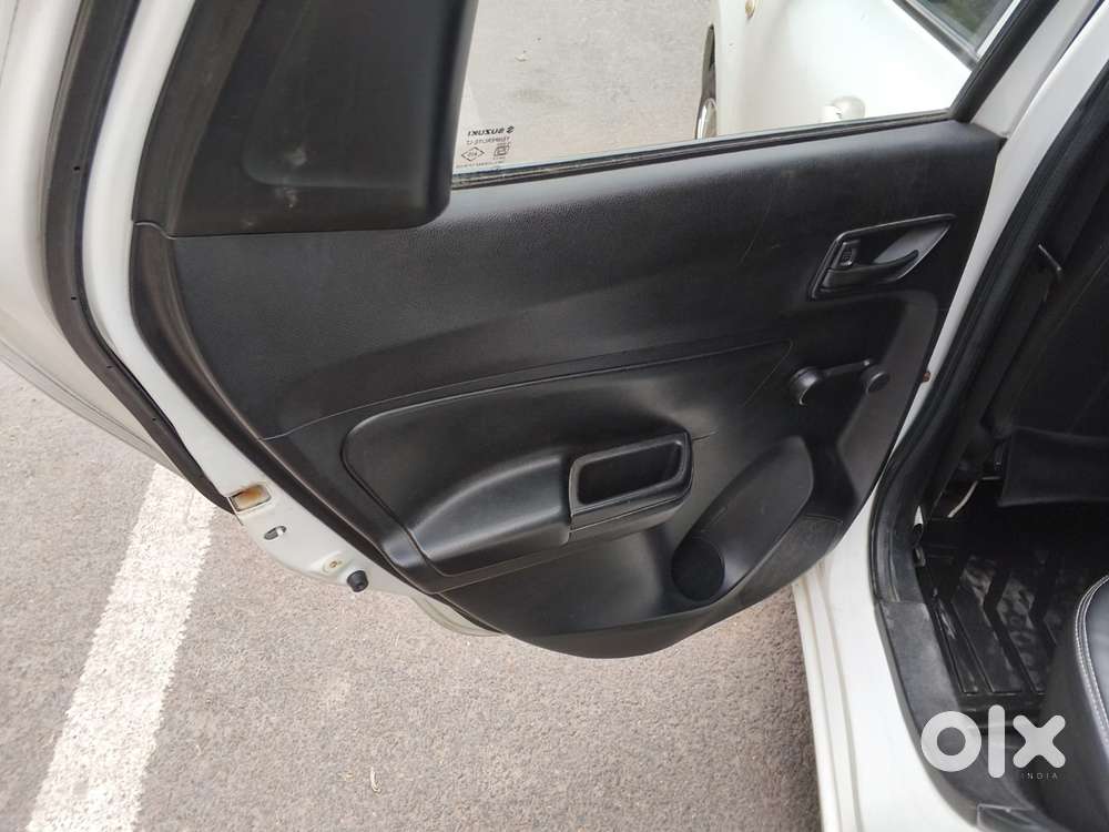 Maruti Suzuki Swift Lxi, 2018, Cng & Hybrids