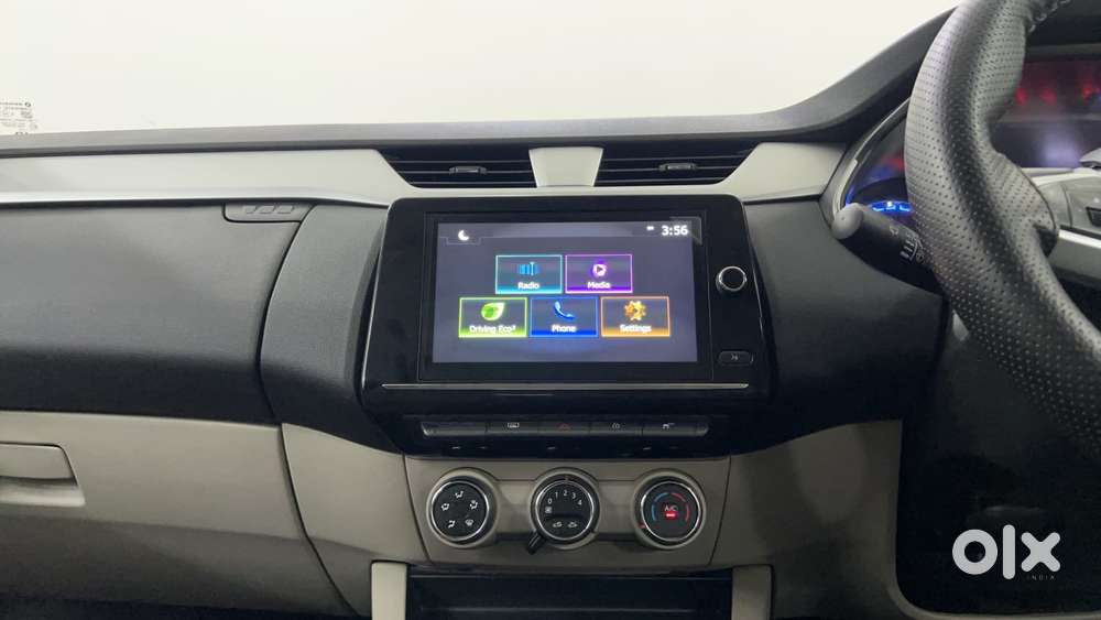 Renault Triber Rxz, 2023, Petrol