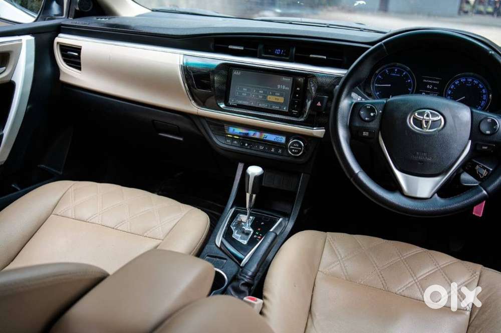 Toyota Corolla Altis G At, 2015, Petrol