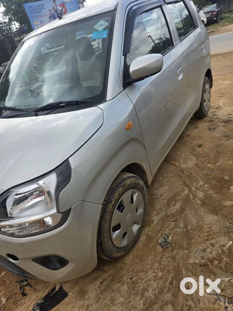 Urgent Sell Car Age 17 Month Emi Running 14 K. 61 Ami Asa
