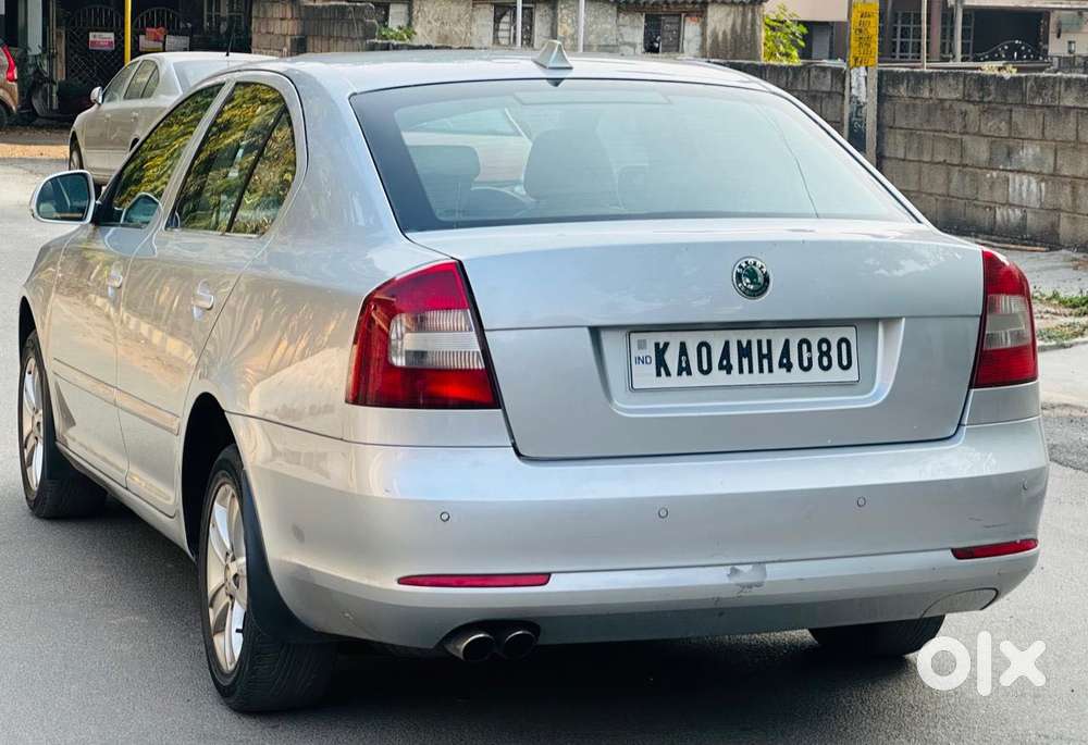 Skoda Laura 1.8 Tsi Ambiente, 2010, Petrol