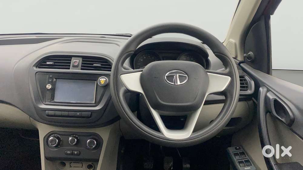 Tata Tiago Xe, 2016, Petrol