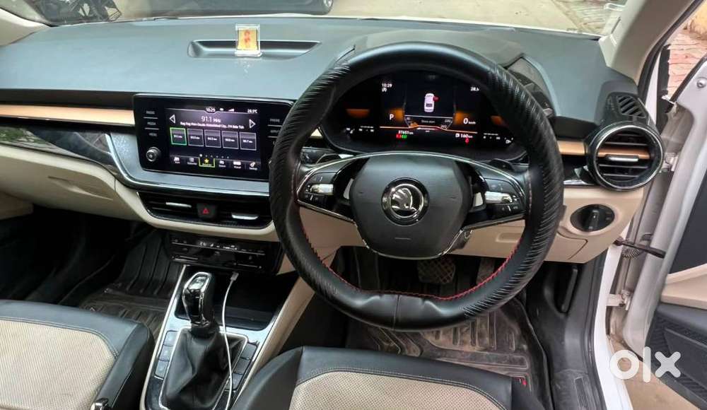 Skoda Slavia 1.5 Tsi Style At, 2023, Petrol
