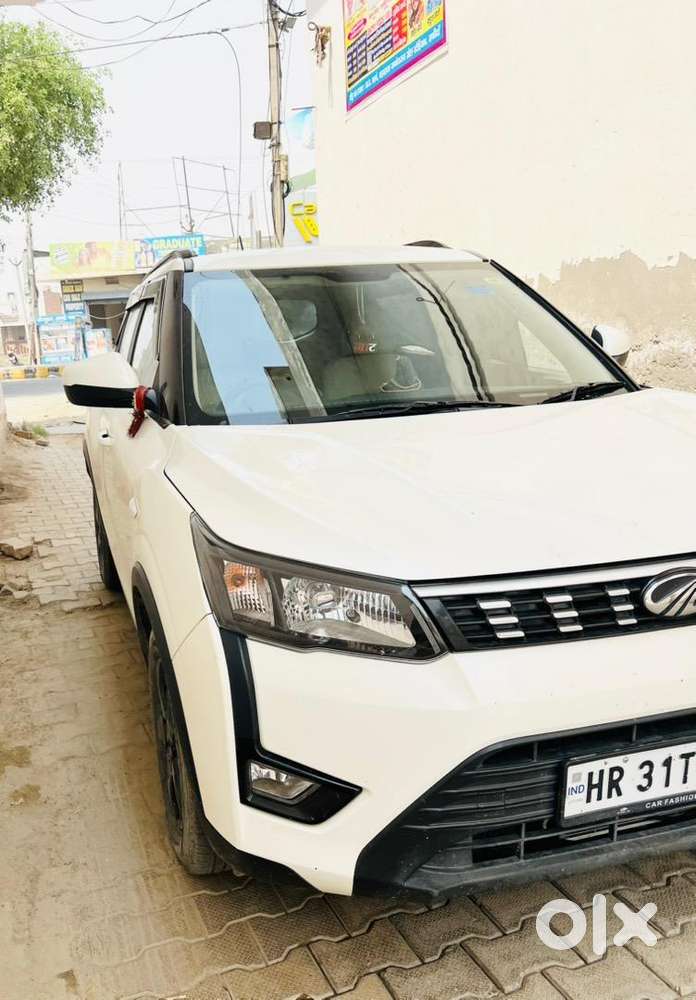 Mahindra Xuv300 2022 Petrol Well Maintained