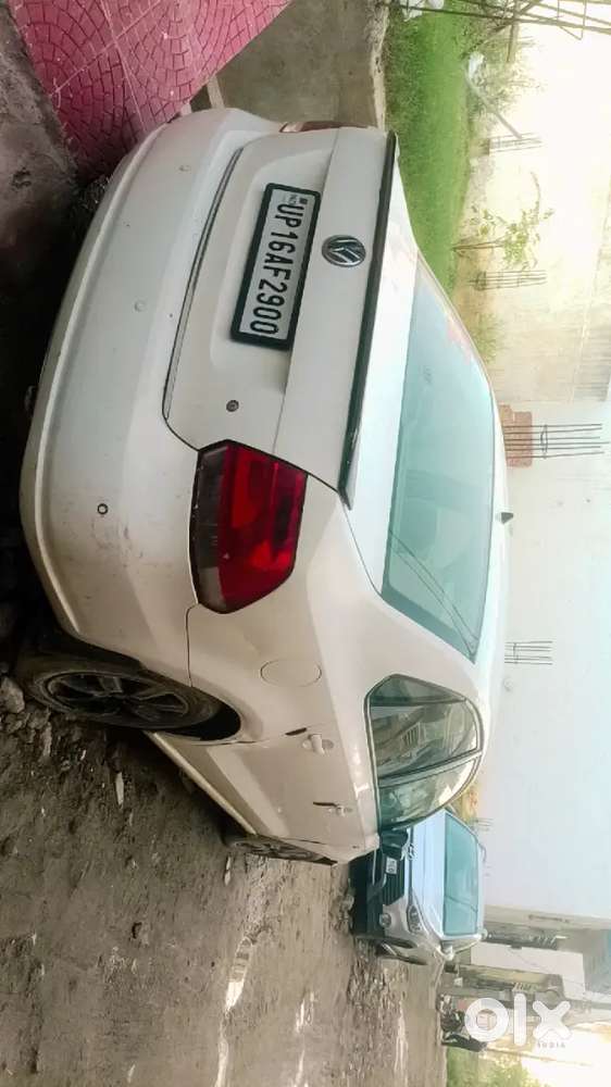 Volkswagen Vento 1.6 Petrol October/2011 Model