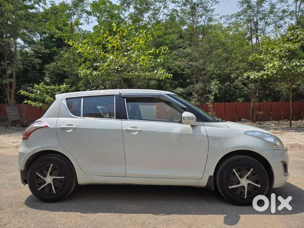 Maruti Suzuki Swift Vxi + Manual, 2015, Cng & Hybrids