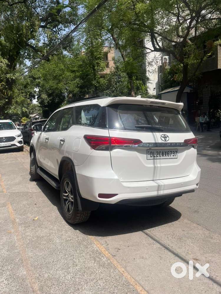 Fortuner Dl No 2017 September Petrol 38000 Km Driven