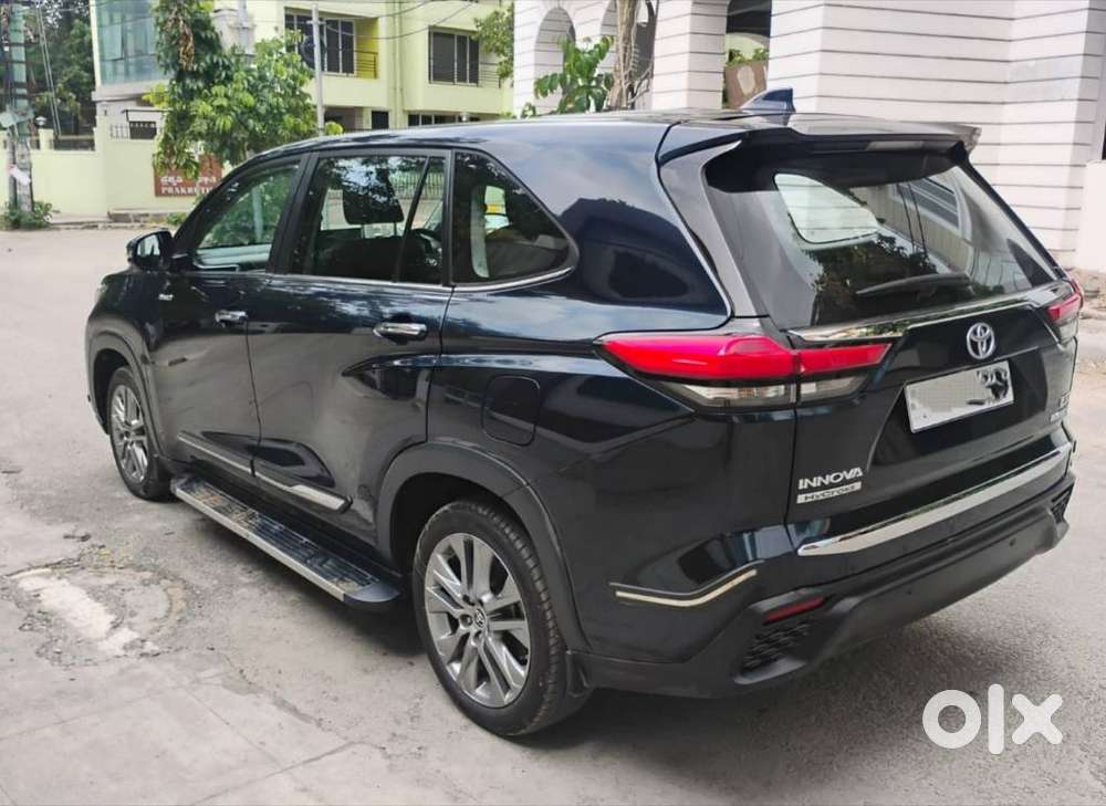 Toyota Innova Hycross 2.0 Zx Hybrid 7 Str, 2024, Petrol