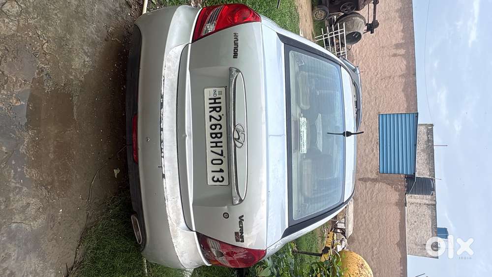 Hyundai Verna 2011