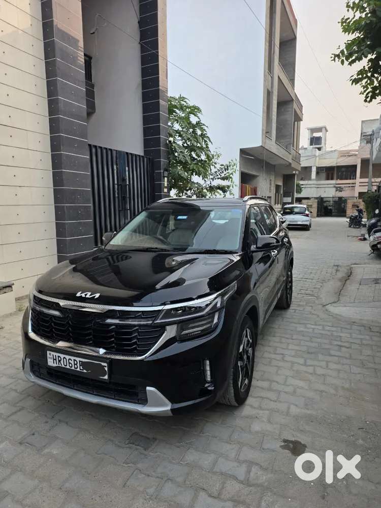 Scratchless Single Hand Driven Car