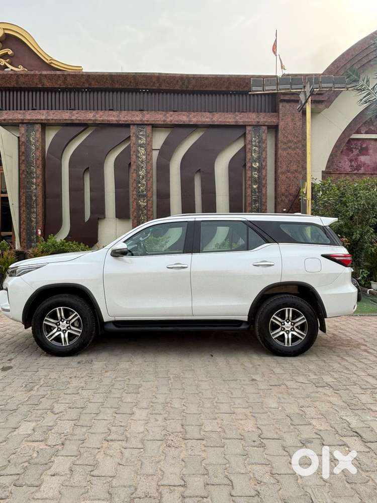 Toyota Fortuner 4x2 At 2.7 Petrol, 2025, Petrol