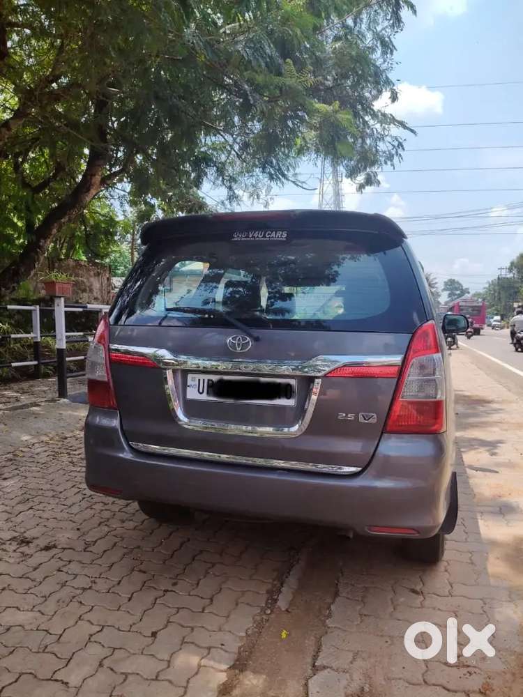 Toyota Innova 2.5 V 2015