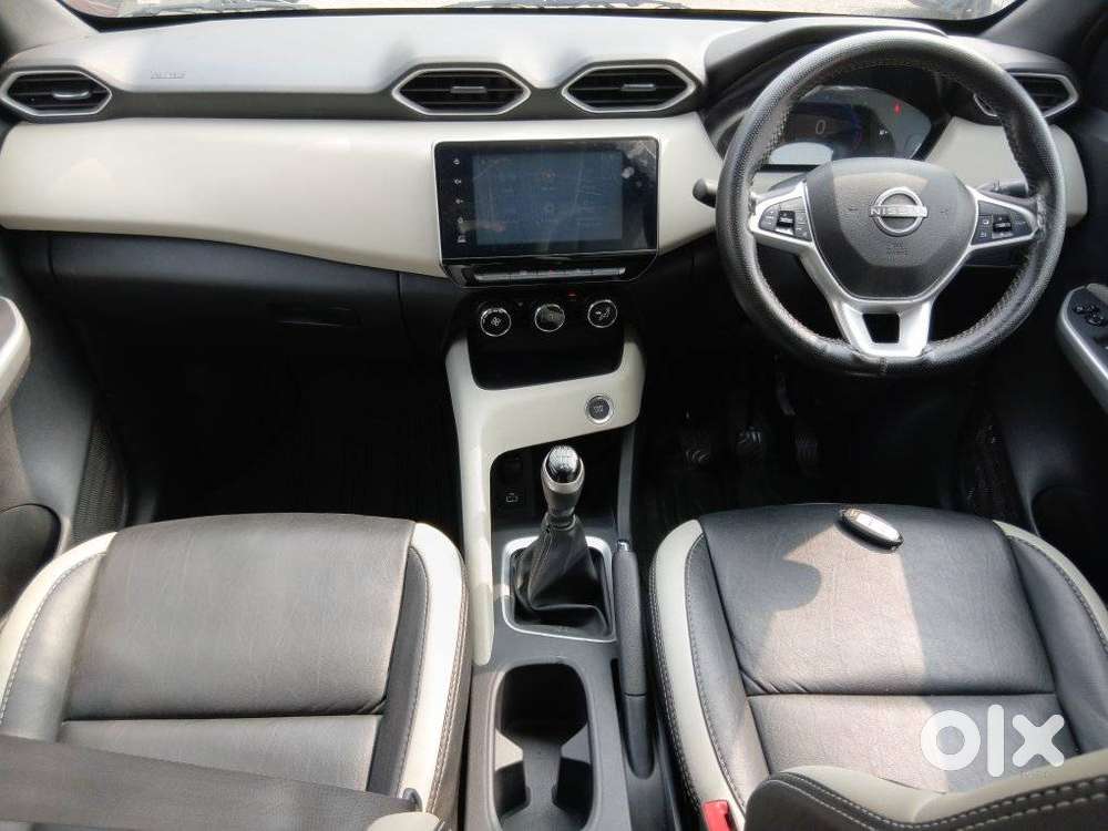 Nissan Magnite 1.0 Xv Executive, 2022, Petrol