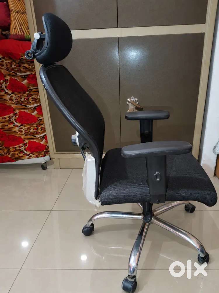 Chair in awesome condition.
