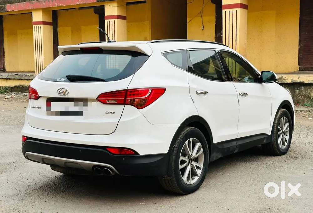 2015 Hyundai Santa Fe 4x2 Automatic Diesel – Single Owner