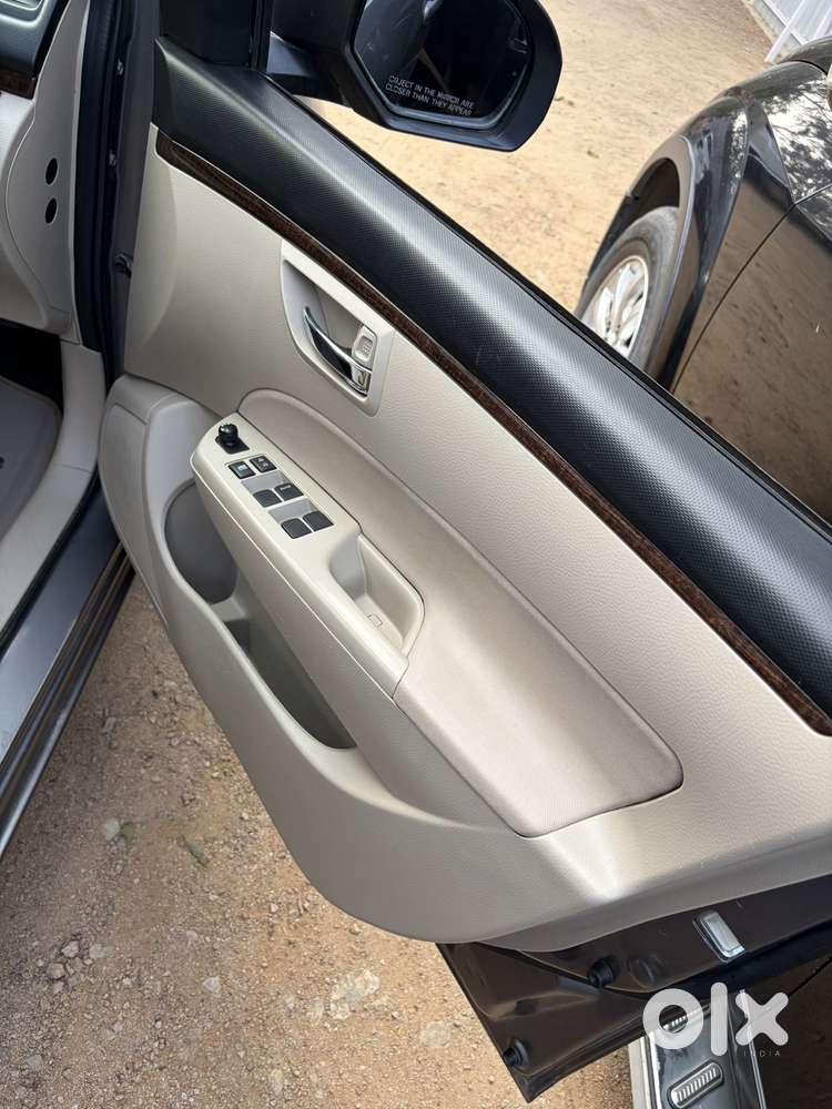 Maruti Suzuki Swift Dzire Vxi Optional, 2012, Petrol