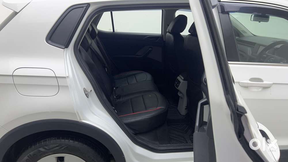 Skoda Kushaq Active 1.0 Tsi Mt, 2022, Petrol
