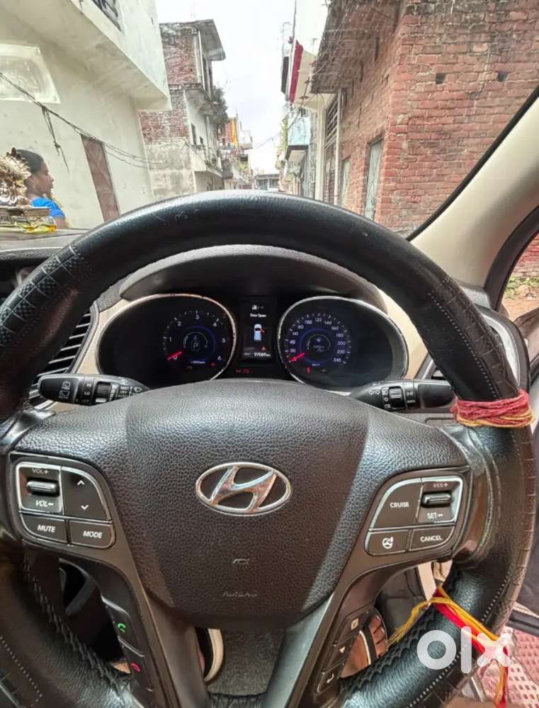 Hyundai Santa Fe 2015 Diesel 97000 Km Driven