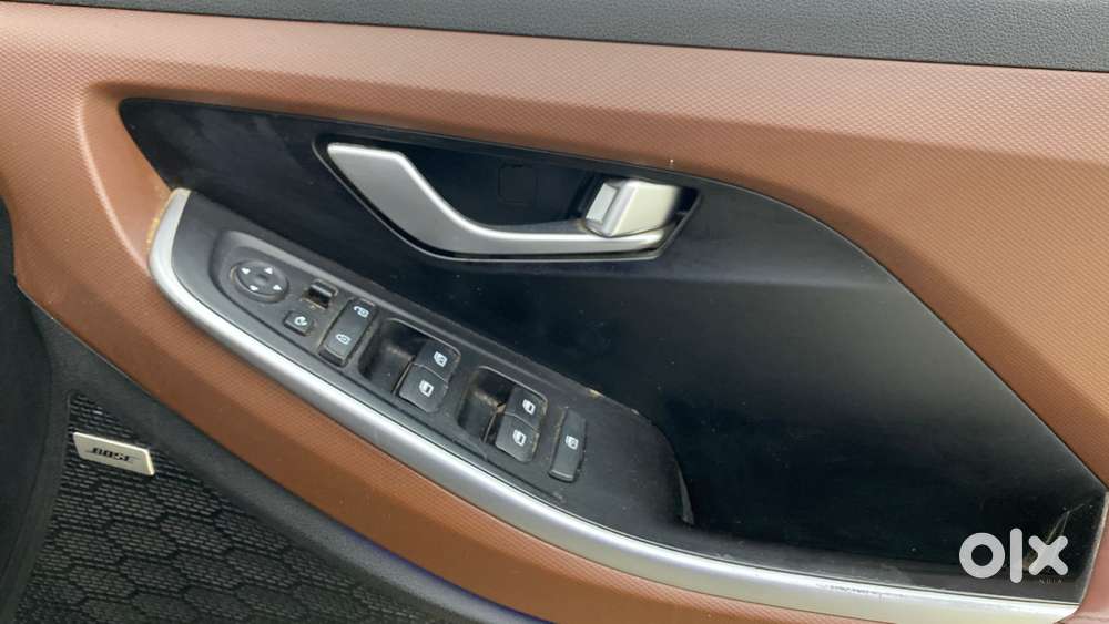 Hyundai Alcazar 2.0 Signature (o) Petrol At 6 Str, 2021, Petrol