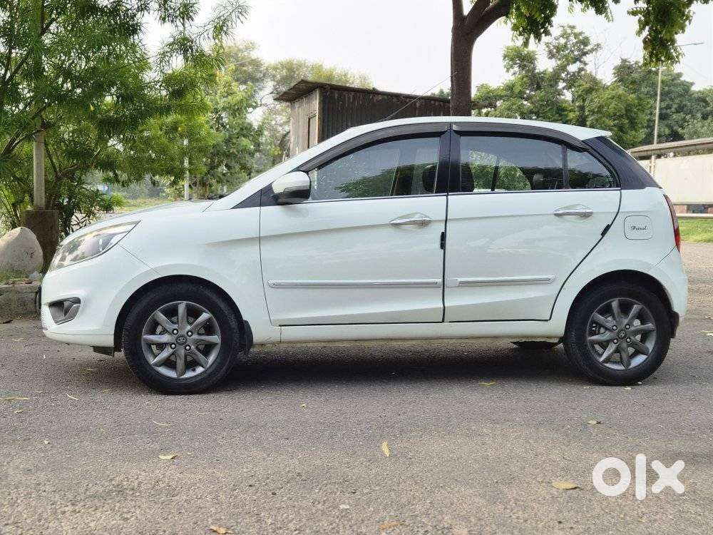Tata Bolt Revotron Xt, 2015, Petrol