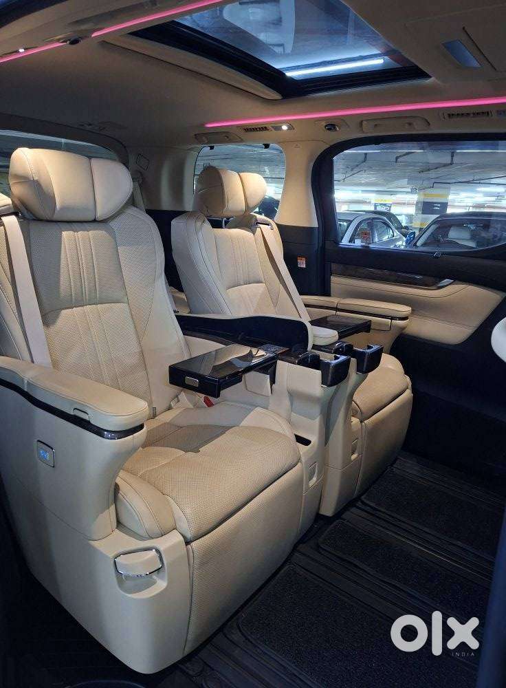 Toyota Vellfire 2.5 Hybrid, 2022, Petrol