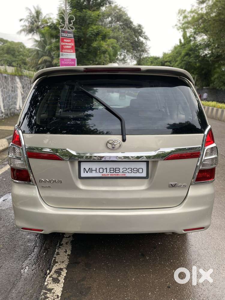 Toyota Innova 2004-2011 2.5 V Diesel 8-seater, 2011, Diesel