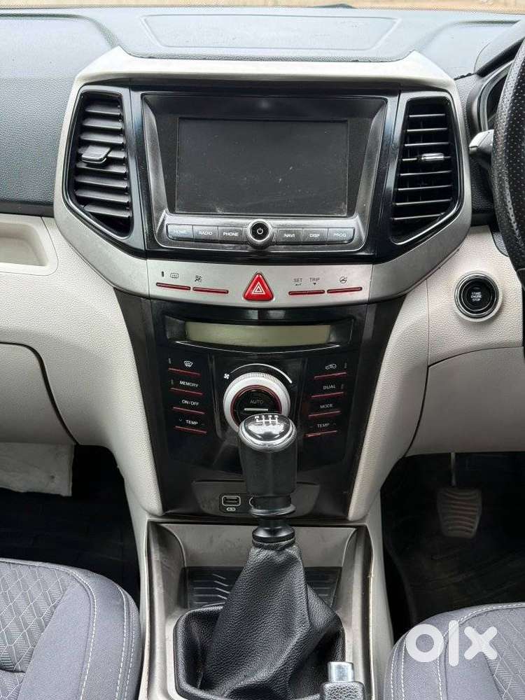 Mahindra Xuv300 W8, 2022, Petrol