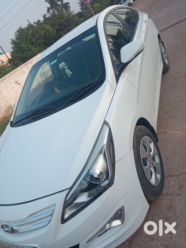 Hyundai Verna 1.6 Vtvt Sx, 2016, Petrol