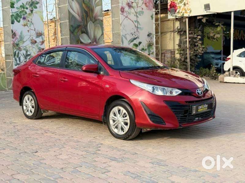 Toyota Yaris J Cvt, 2018, Petrol