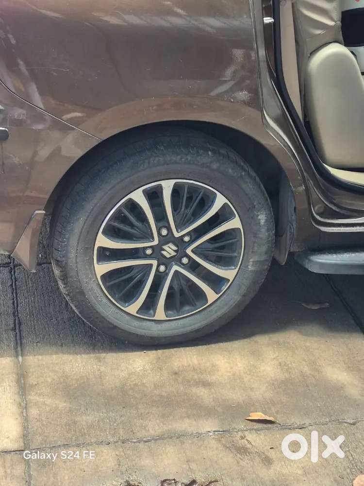Maruti Suzuki Ertiga Zxi 2023 Petrol Automatic