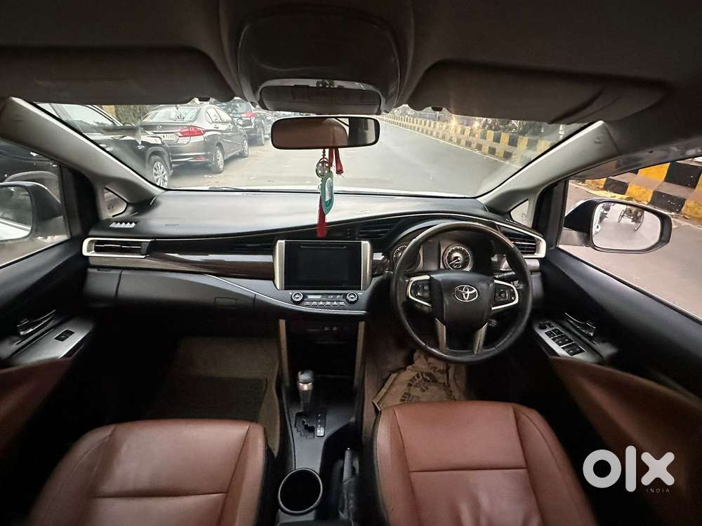 Toyota Innova Crysta 2.8z Automatic, 2017, Diesel
