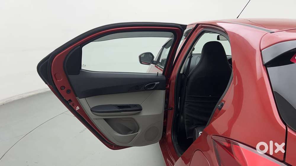 Tata Tiago 1.2 Revotron Xt, 2018, Petrol