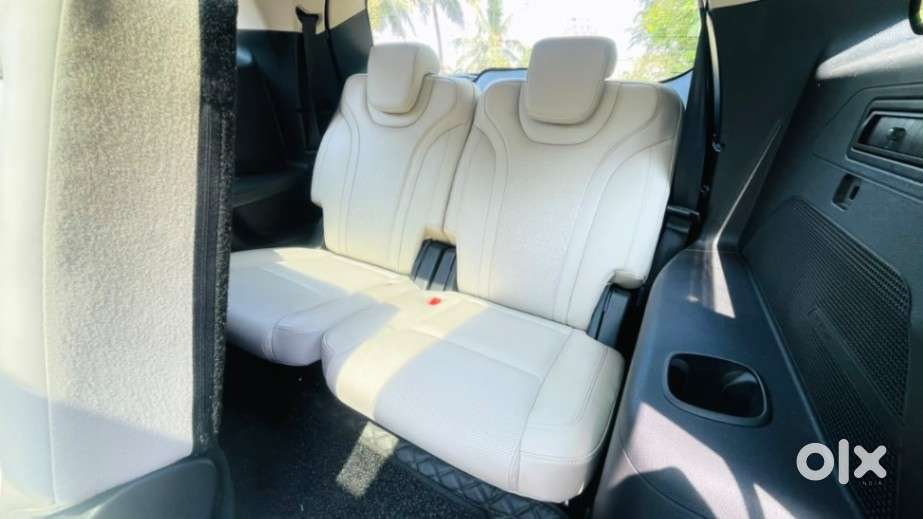 Mahindra Xuv700 2.2 Ax 7 Diesel At Luxury Pack Str, 2022, Diesel