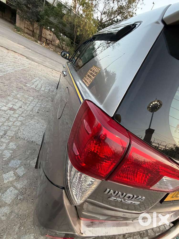 Toyota Innova Crysta 2.4 G Mt, 2017, Diesel