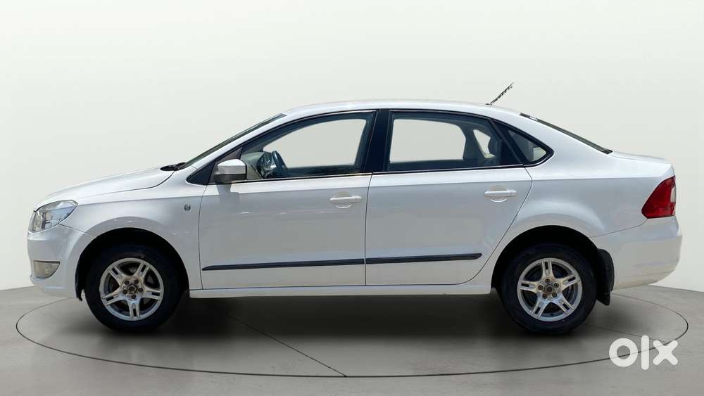 Skoda Rapid 2011-2013 1.6 Mpi At Ambition, 2013, Petrol