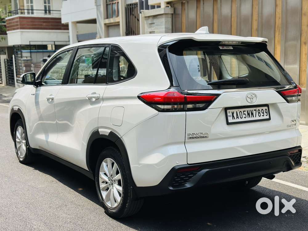 Toyota Innova Hycross 2.0 Vx (o) Hybrid 8 Str, 2025, Petrol