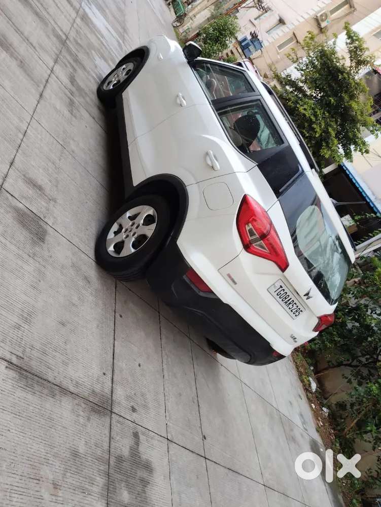 Mahindra Xuv300 W6 2023 ,petrol ,autoshift Gear With Sunroof Keystart