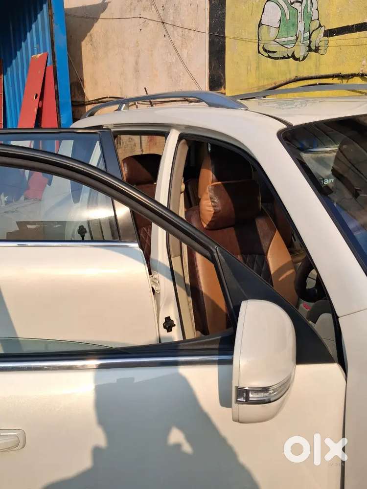 Mahindra Rexton 2013