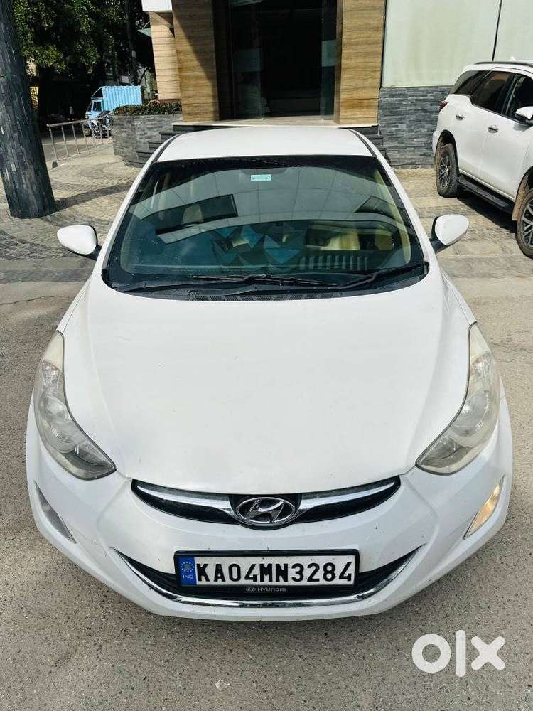 Hyundai Elantra 1.8 Sx Mt, 2014, Petrol