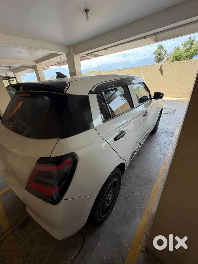 Maruti Suzuki Swift Petrol 2024