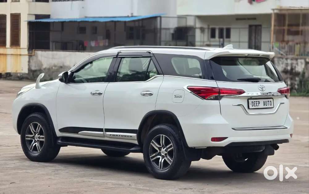 Toyota Fortuner 4x2 Auto Diesel 1st Owner Company Record