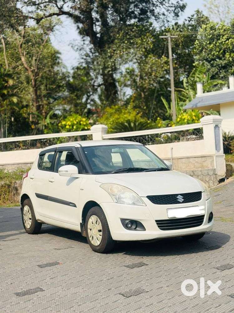 Maruti Suzuki Swift Vxi + Manual, 2012, Petrol
