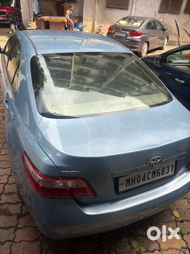 Toyota Camry 2010-cng & Petrol 74000 Km Driven