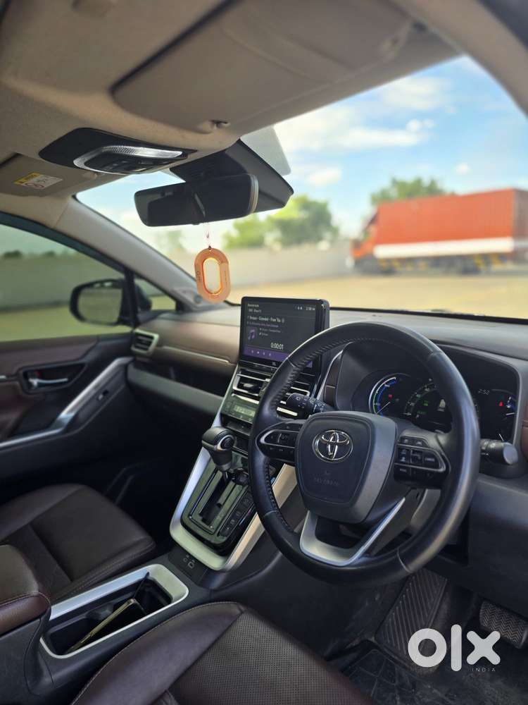 Toyota Innova Hycross 2.0 Zx Hybrid 7 Str, 2023, Petrol