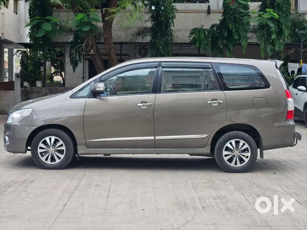 Toyota Innova V 10/2015