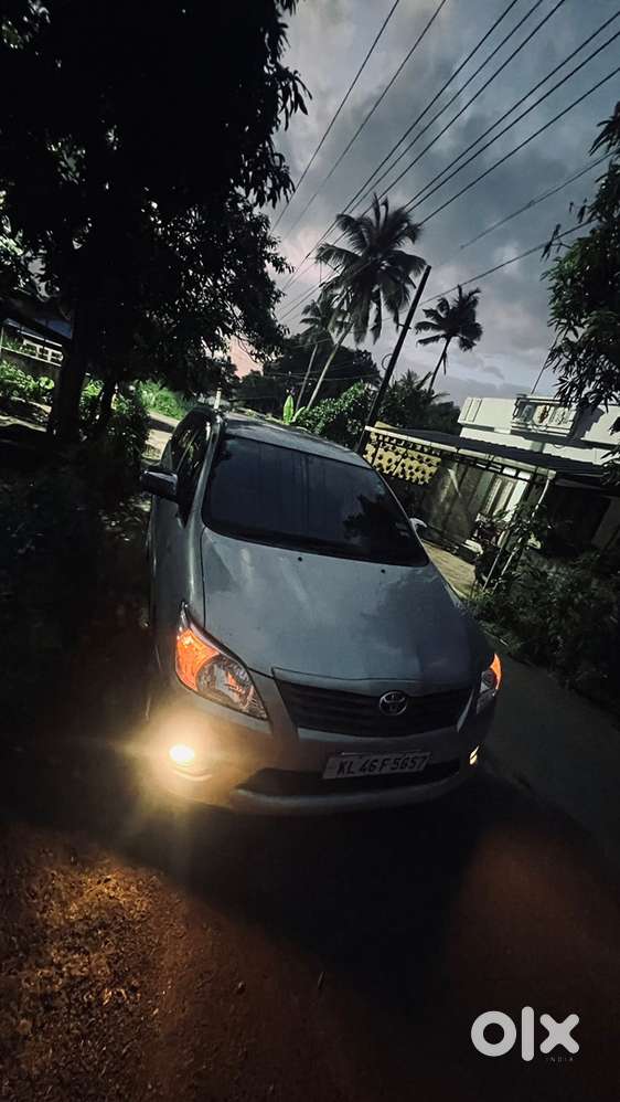 Toyota Innova 2012 Diesel Well Maintained