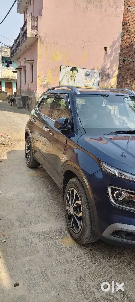 Hyundai Venue 2022 Petrol 97158 Km Driven