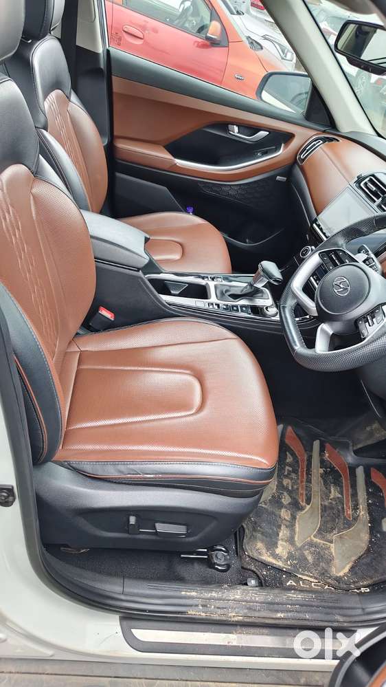 Hyundai Alcazar 2.0 Signature (o) Petrol At 6 Str, 2023, Petrol